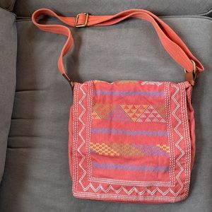 ☘️ Lucky Brand Embroidered Crossbody Bag